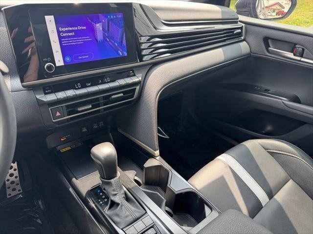 2025 Toyota Camry SE FWD