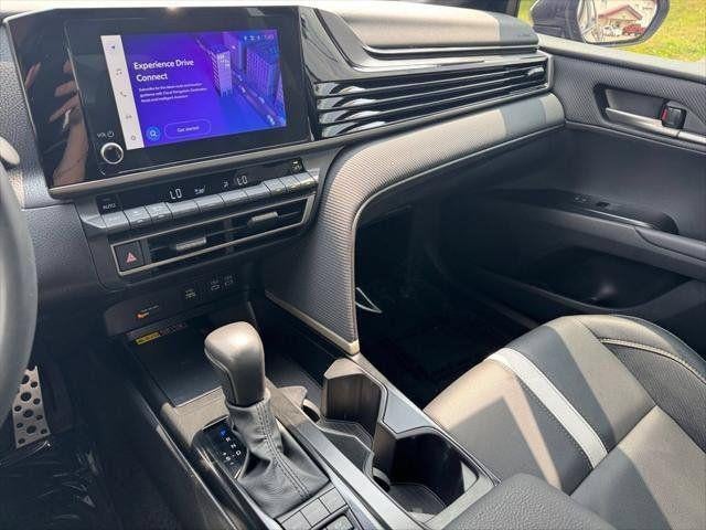 2025 Toyota Camry SE FWD