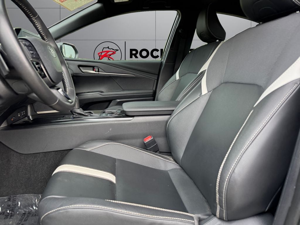 2025 Toyota Camry SE FWD