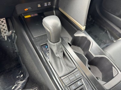 2025 Toyota Camry SE FWD