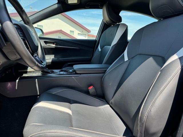 2025 Toyota Camry SE FWD