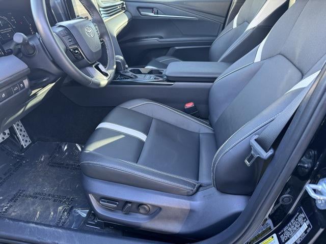 2025 Toyota Camry SE AWD