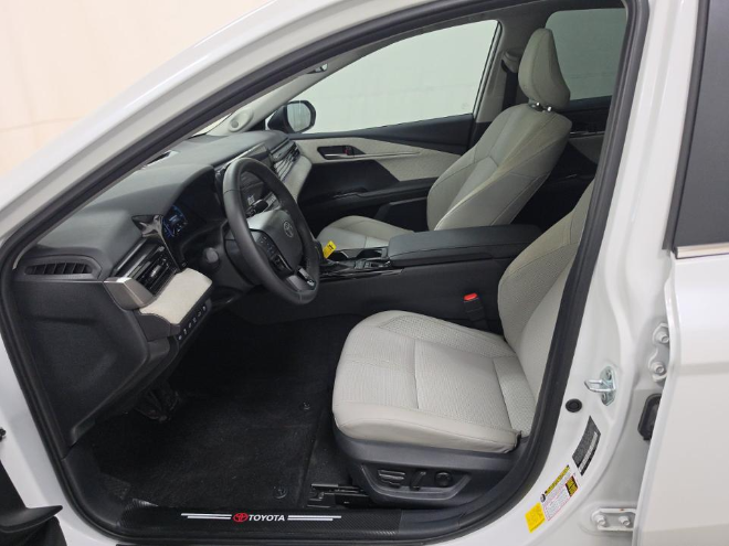 2025 Toyota Camry XLE AWD