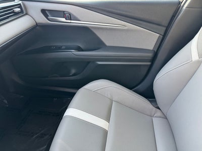 2025 Toyota Camry SE AWD