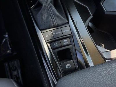 2025 Toyota Camry SE AWD