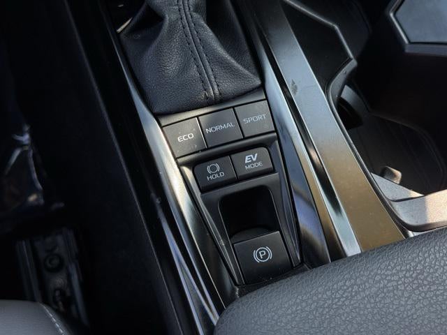 2025 Toyota Camry SE AWD