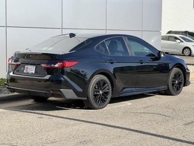 2025 Toyota Camry SE AWD
