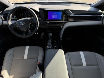 2025 Toyota Camry SE AWD