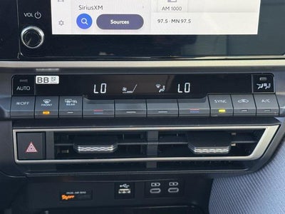 2025 Toyota Camry SE AWD