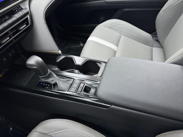 2025 Toyota Camry SE AWD