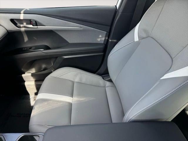 2025 Toyota Camry SE AWD