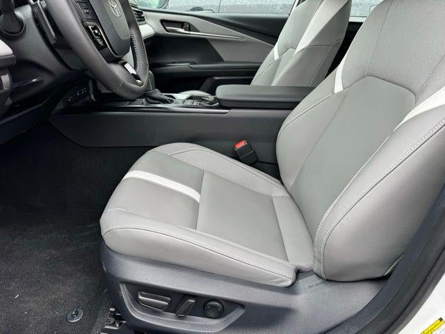 2025 Toyota Camry SE AWD