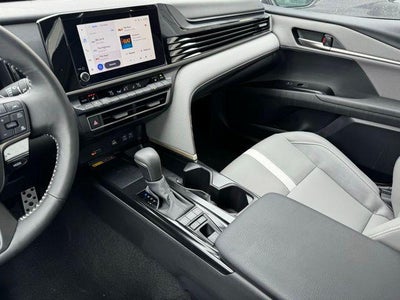 2025 Toyota Camry SE AWD