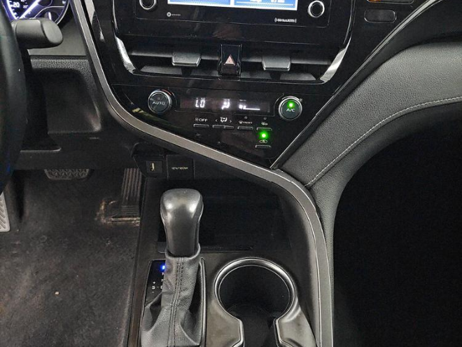 2021 Toyota Camry SE AWD