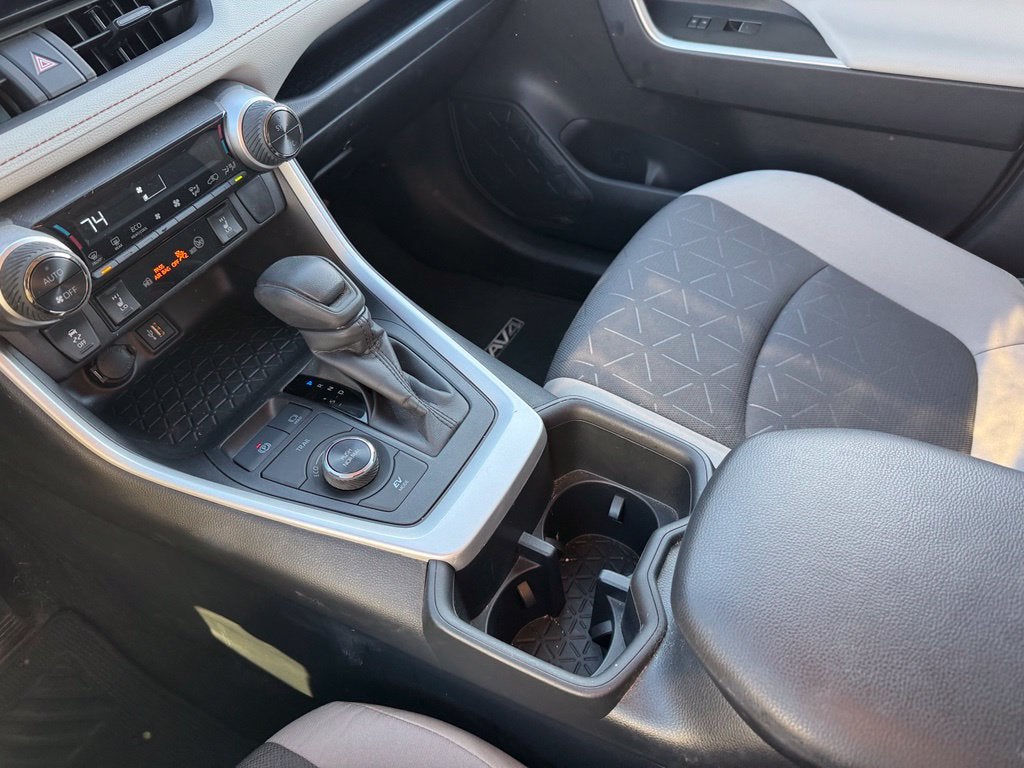 2025 Toyota RAV4 Hybrid XLE AWD