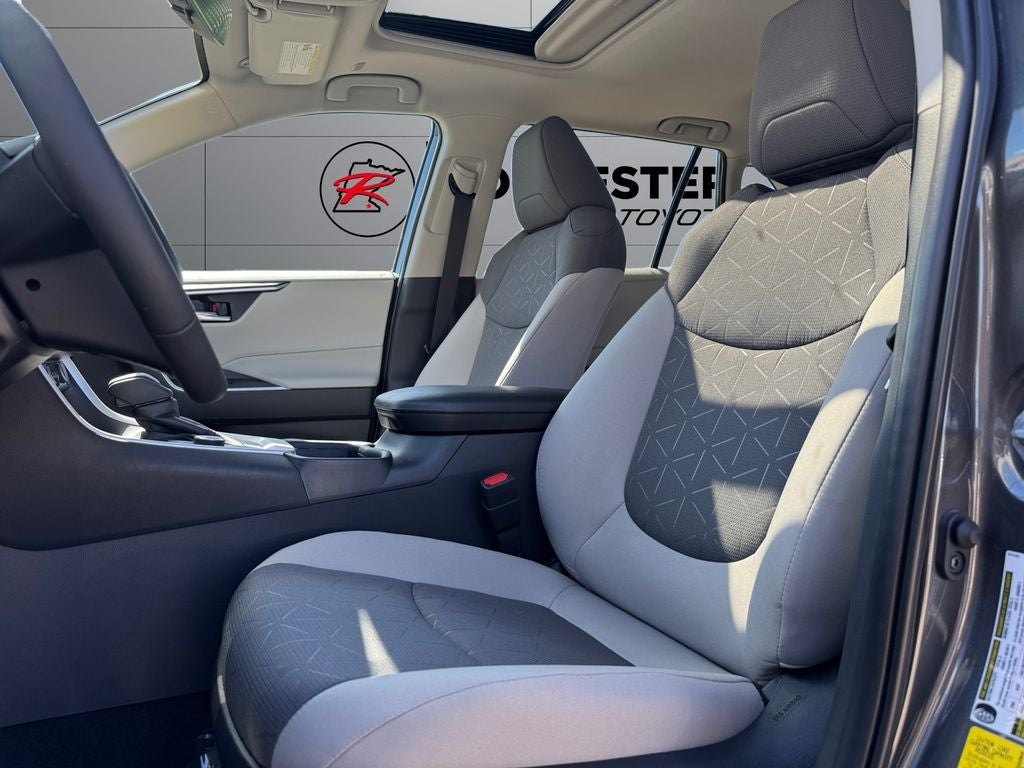 2025 Toyota RAV4 Hybrid XLE AWD