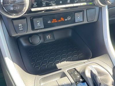 2025 Toyota RAV4 Hybrid XLE AWD