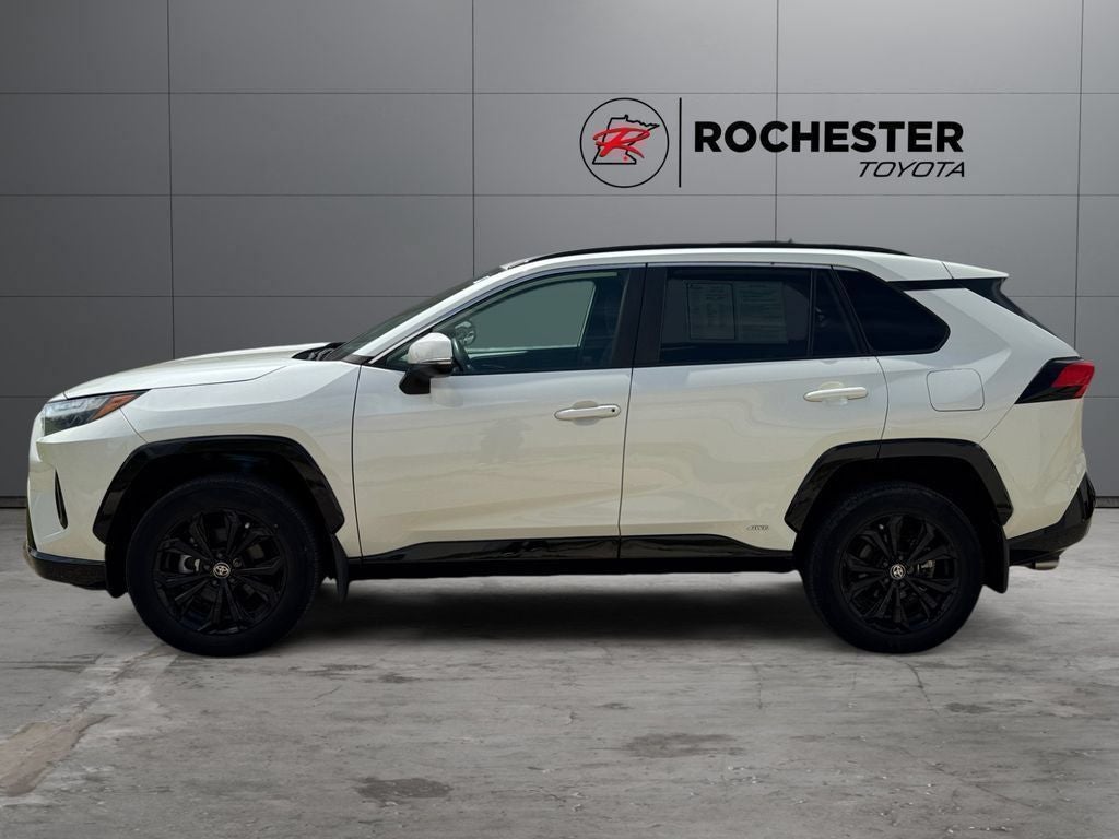 2022 Toyota RAV4 Hybrid SE AWD