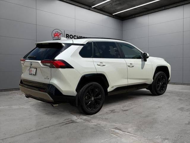 2022 Toyota RAV4 Hybrid SE AWD