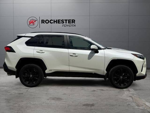 2022 Toyota RAV4 Hybrid SE AWD