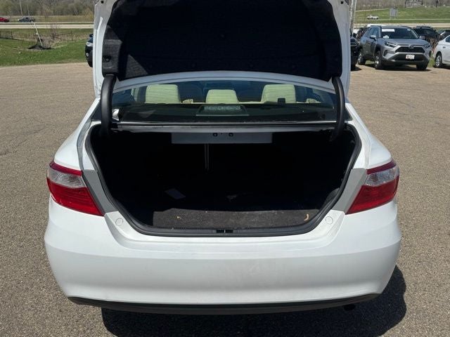 2016 Toyota Camry LE FWD