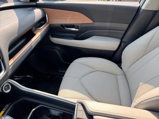2025 Toyota Grand Highlander Platinum AWD