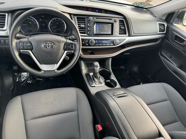 2017 Toyota Highlander Hybrid LE AWD