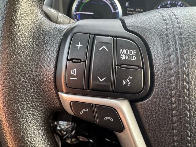 2017 Toyota Highlander Hybrid LE AWD