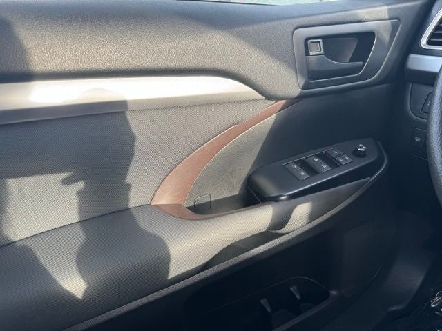 2017 Toyota Highlander Hybrid LE AWD