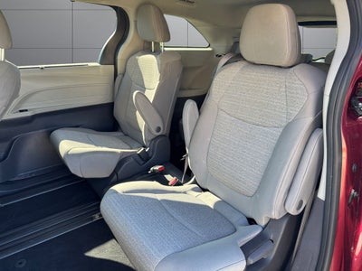 2021 Toyota Sienna LE 8 Passenger