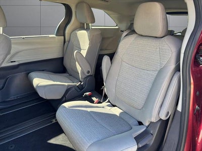 2021 Toyota Sienna LE 8 Passenger
