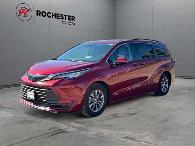 2021 Toyota Sienna LE 8 Passenger