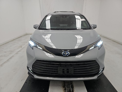 2024 Toyota Sienna Woodland Edition 7 Passenger