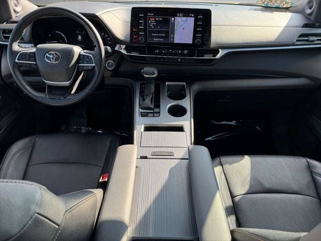 2024 Toyota Sienna Woodland Edition AWD