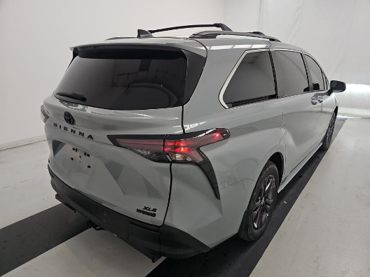 2024 Toyota Sienna Woodland Edition 7 Passenger