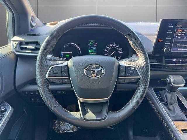 2024 Toyota Sienna Woodland Edition AWD