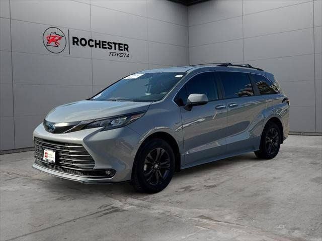 2024 Toyota Sienna Woodland Edition AWD
