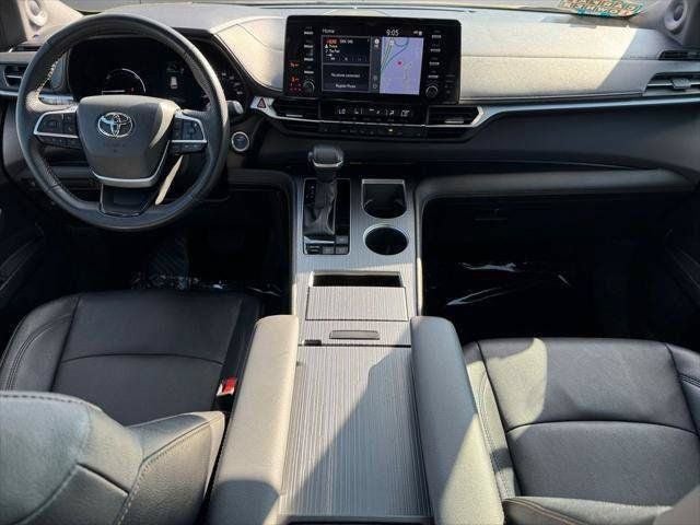 2024 Toyota Sienna Woodland Edition AWD