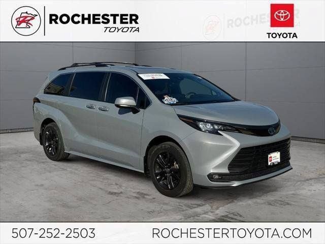 2024 Toyota Sienna Woodland Edition AWD
