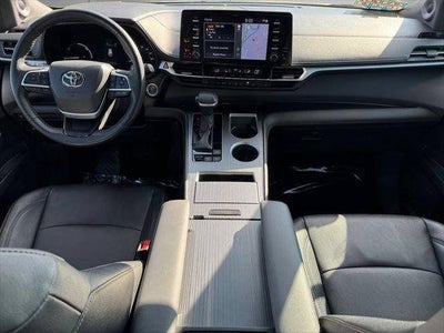 2024 Toyota Sienna Woodland Edition AWD