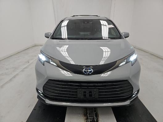 2024 Toyota Sienna Woodland Edition 7 Passenger