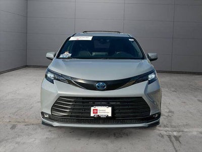 2024 Toyota Sienna Woodland Edition AWD