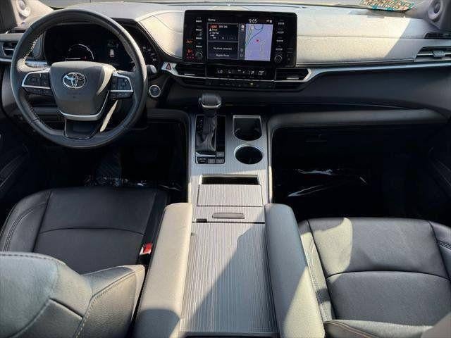 2024 Toyota Sienna Woodland Edition AWD