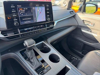 2024 Toyota Sienna Woodland Edition AWD