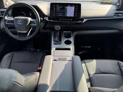 2024 Toyota Sienna Woodland Edition AWD