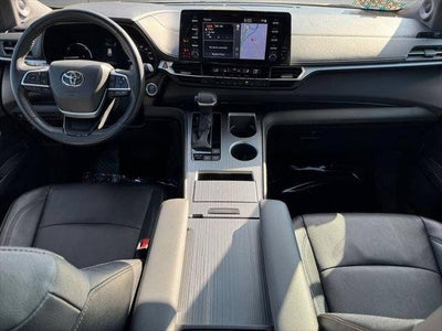 2024 Toyota Sienna Woodland Edition AWD