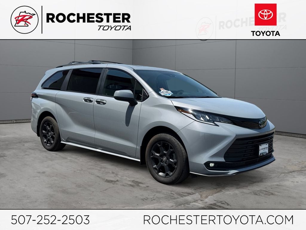2025 Toyota Sienna Woodland Edition AWD