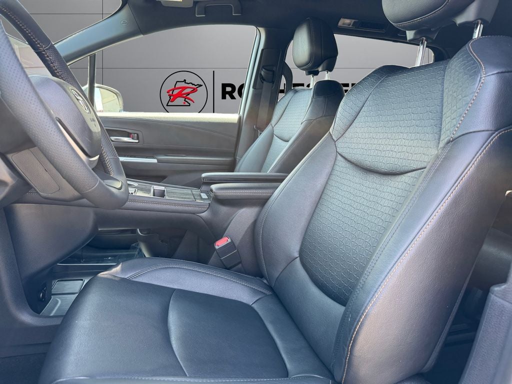 2025 Toyota Sienna Woodland Edition AWD