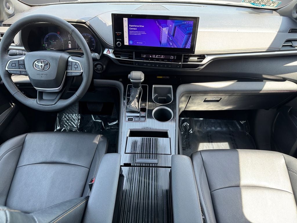 2025 Toyota Sienna Woodland Edition AWD