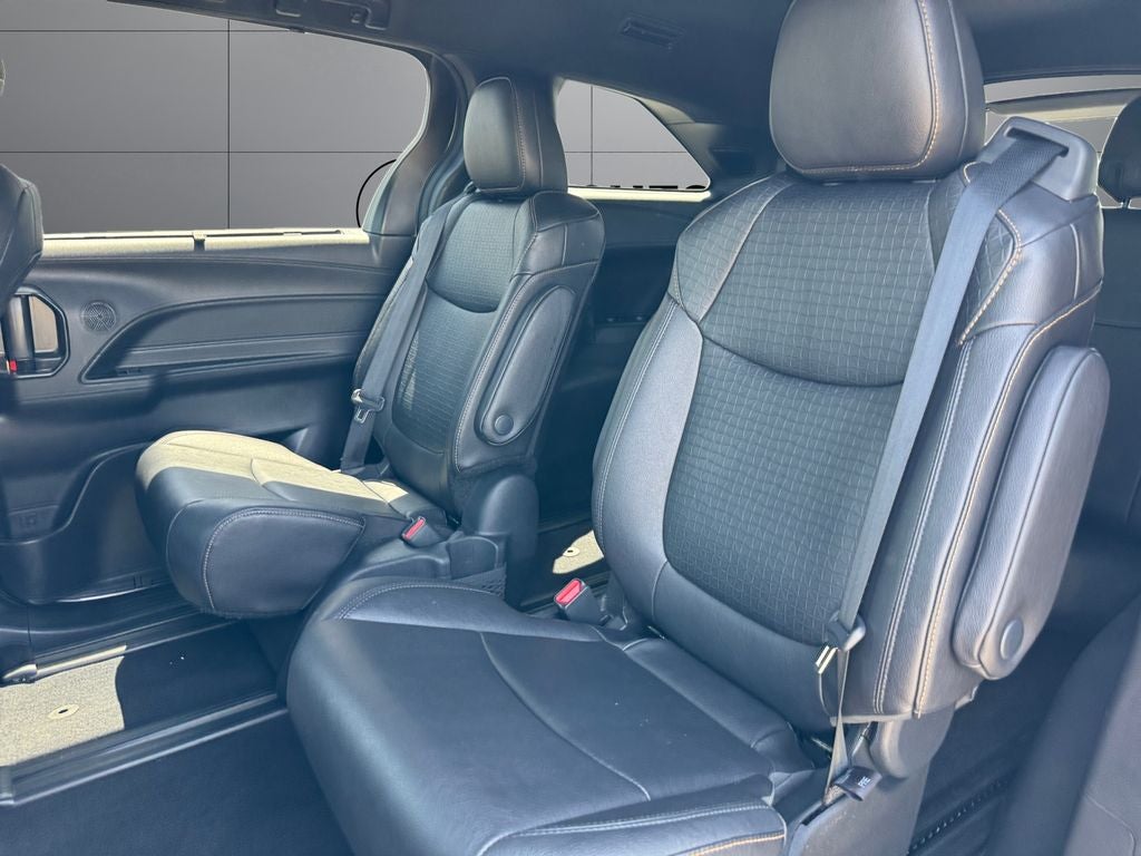 2025 Toyota Sienna Woodland Edition AWD